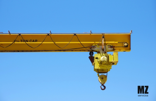 Grúa bandera para manejo de carga localizado